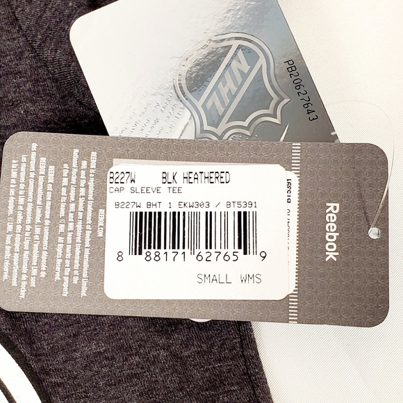 Official NHL Chicago Blackhawks #19 Toews T-Shirt - Picture 11 of 11